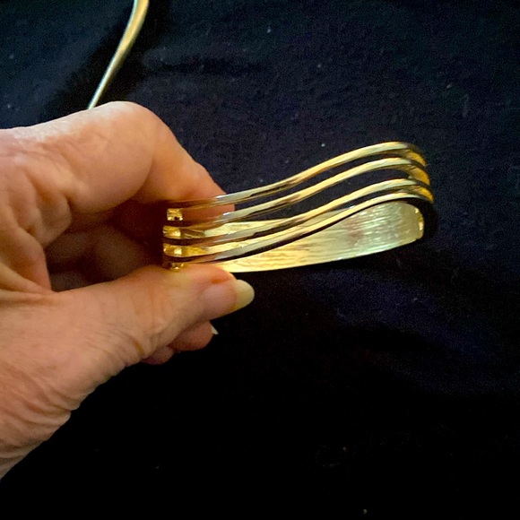 3/$15. Alfani necklace and matching bracelet - Picture 3 of 4